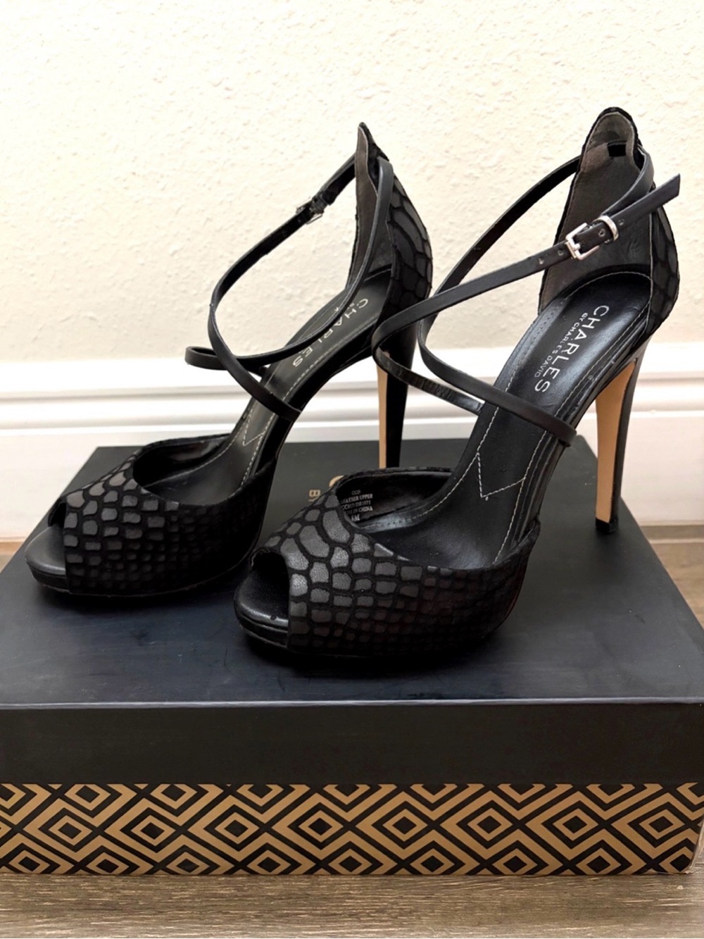 Charles by Charles David Fred Black Snake Emboss Platform Heels Size 8